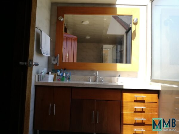 SE VENDE FORMIDABLE Y AMPLIA CASA EN TORRELADERA - Imagen 31