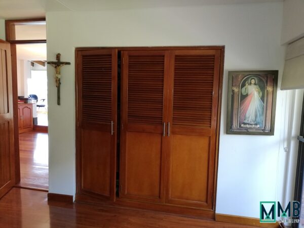 SE VENDE FORMIDABLE Y AMPLIA CASA EN TORRELADERA - Imagen 27