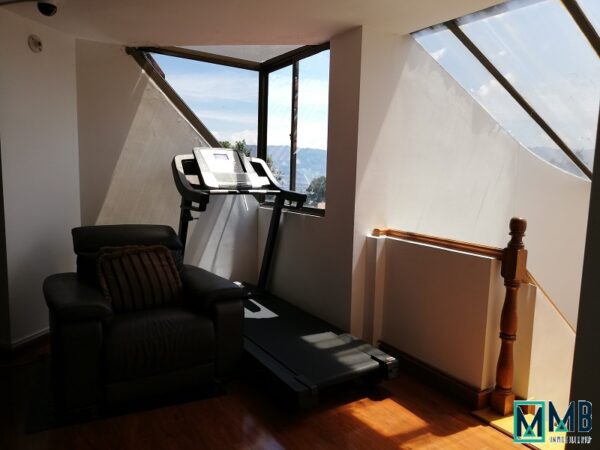 SE VENDE FORMIDABLE Y AMPLIA CASA EN TORRELADERA - Imagen 35
