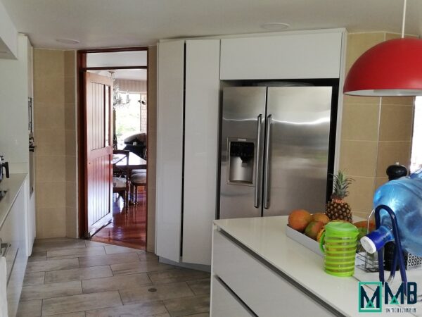 SE VENDE FORMIDABLE Y AMPLIA CASA EN TORRELADERA - Imagen 12