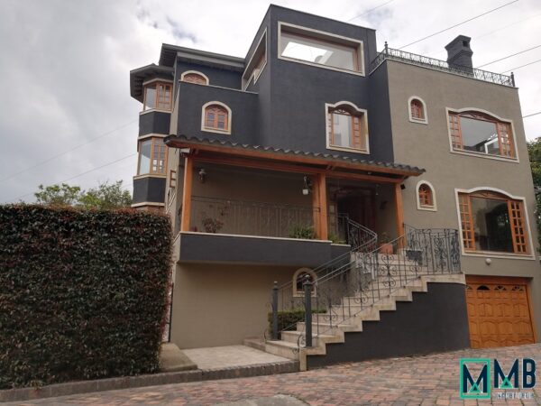 SE VENDE ESPECTACULAR CASA TORRELADERA