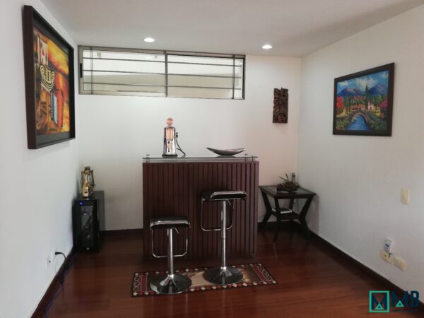 SE ARRIENDA ESTUPENDO APARTAMENTO AMOBLADO DUPLEX C. R. ALTOS DE SAN ANTONIO - Imagen 4
