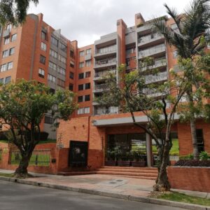 SE ARRIENDA ESTUPENDO APARTAMENTO AMOBLADO DUPLEX C. R. ALTOS DE SAN ANTONIO