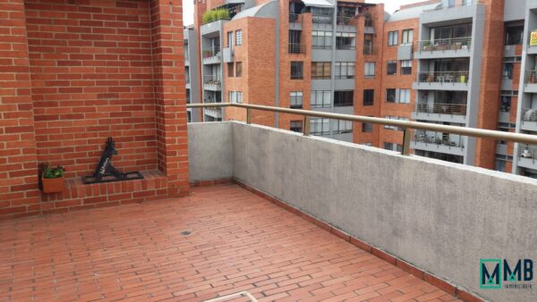 SE ARRIENDA ESTUPENDO APARTAMENTO AMOBLADO DUPLEX C. R. ALTOS DE SAN ANTONIO - Imagen 35