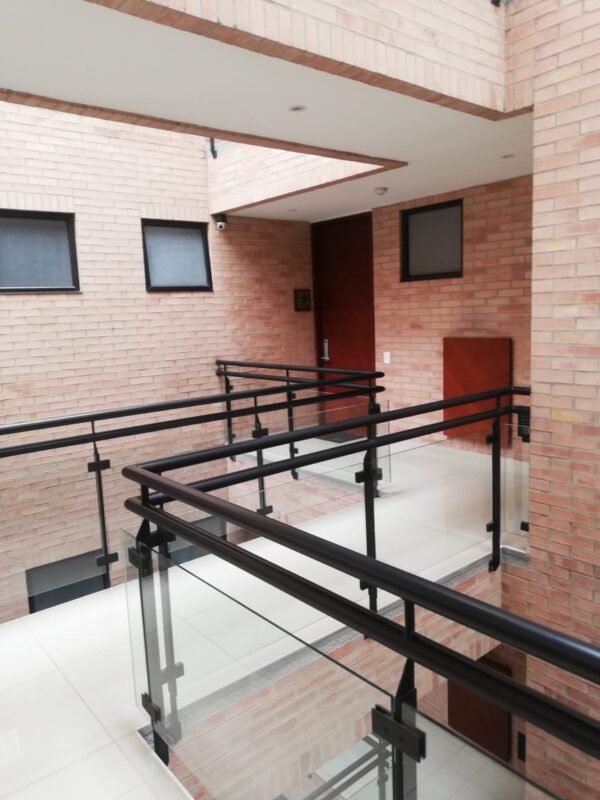 SE ARRIENDA APARTAMENTO CHICO NAVARRA LUXOR 104 - Imagen 2