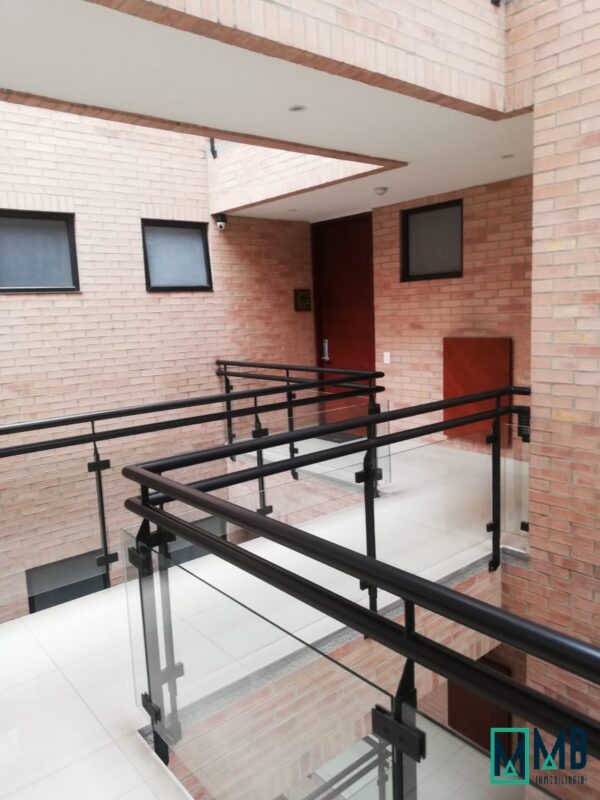 SE ARRIENDA APARTAMENTO CHICO NAVARRA LUXOR 104 - Imagen 2