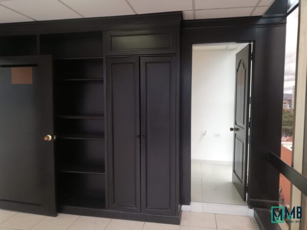 EN VENTA ESPECTACULAR OFICINA AVENIDA CHILE - Imagen 9