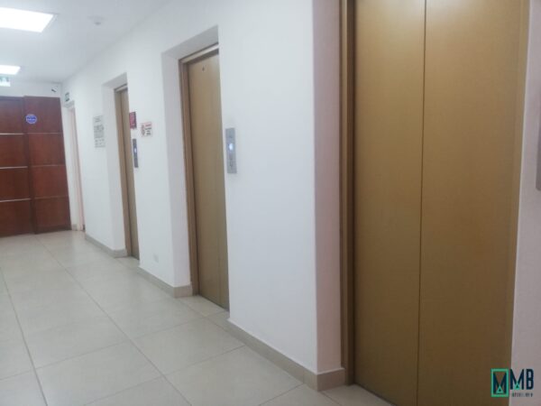 EN VENTA ESPECTACULAR OFICINA AVENIDA CHILE - Imagen 21