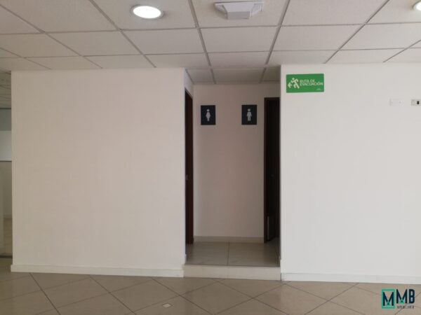 EN VENTA ESPECTACULAR OFICINA AVENIDA CHILE - Imagen 16