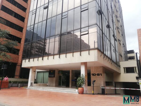 EN VENTA ESPECTACULAR OFICINA AVENIDA CHILE