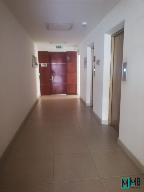 EN VENTA ESPECTACULAR OFICINA AVENIDA CHILE - Imagen 20