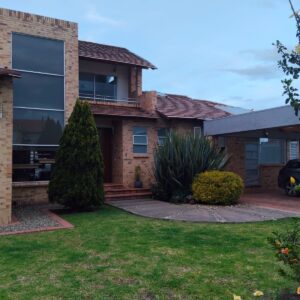 SE VENDE EXCLUSIVA CASA CAJICA CONDOMINIO CAMINOS DE CHUNUGUÁ