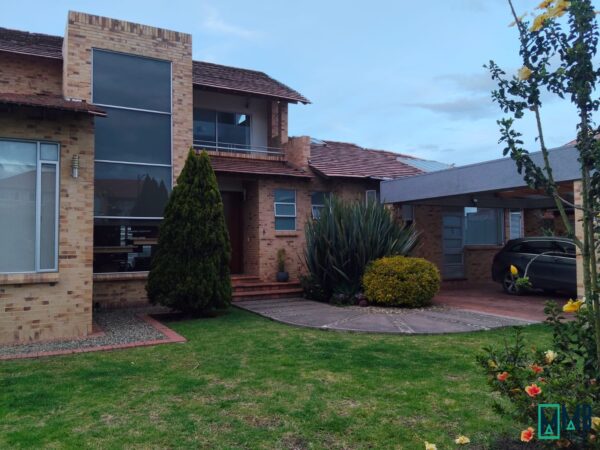 SE VENDE EXCLUSIVA CASA CAJICA CONDOMINIO CAMINOS DE CHUNUGUÁ