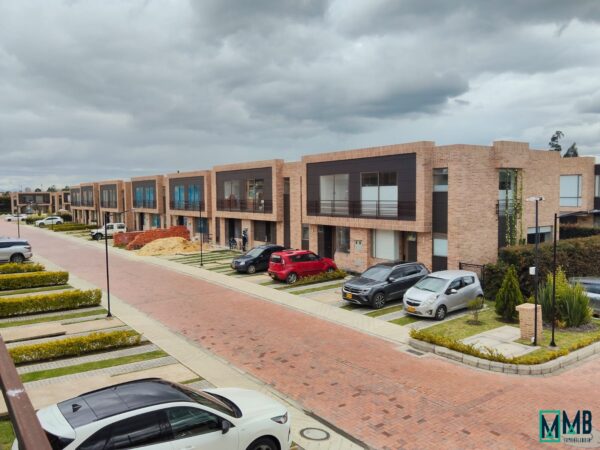 HERMOSA CASA EN VENTA CONDOMINIO CAMPESTRE PIEDRA SANTA – CLUB HOUSE -  CHIA - CUNDINAMARCA - Imagen 23