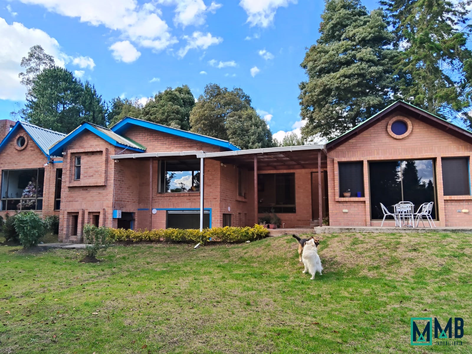 SE VENDE CASAQUINTA FONQUETA CHIA - AINSUCA