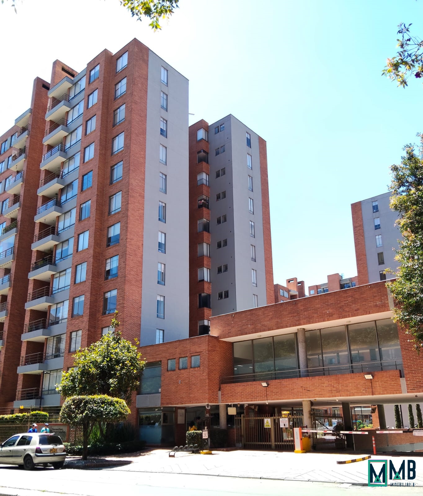 SE VENDE ESPECTACULAR APARTAMENTO CLUB RESIDENCIAL VERSALLES RESERVADO - MAZUREN - BOGOTA, D.C.