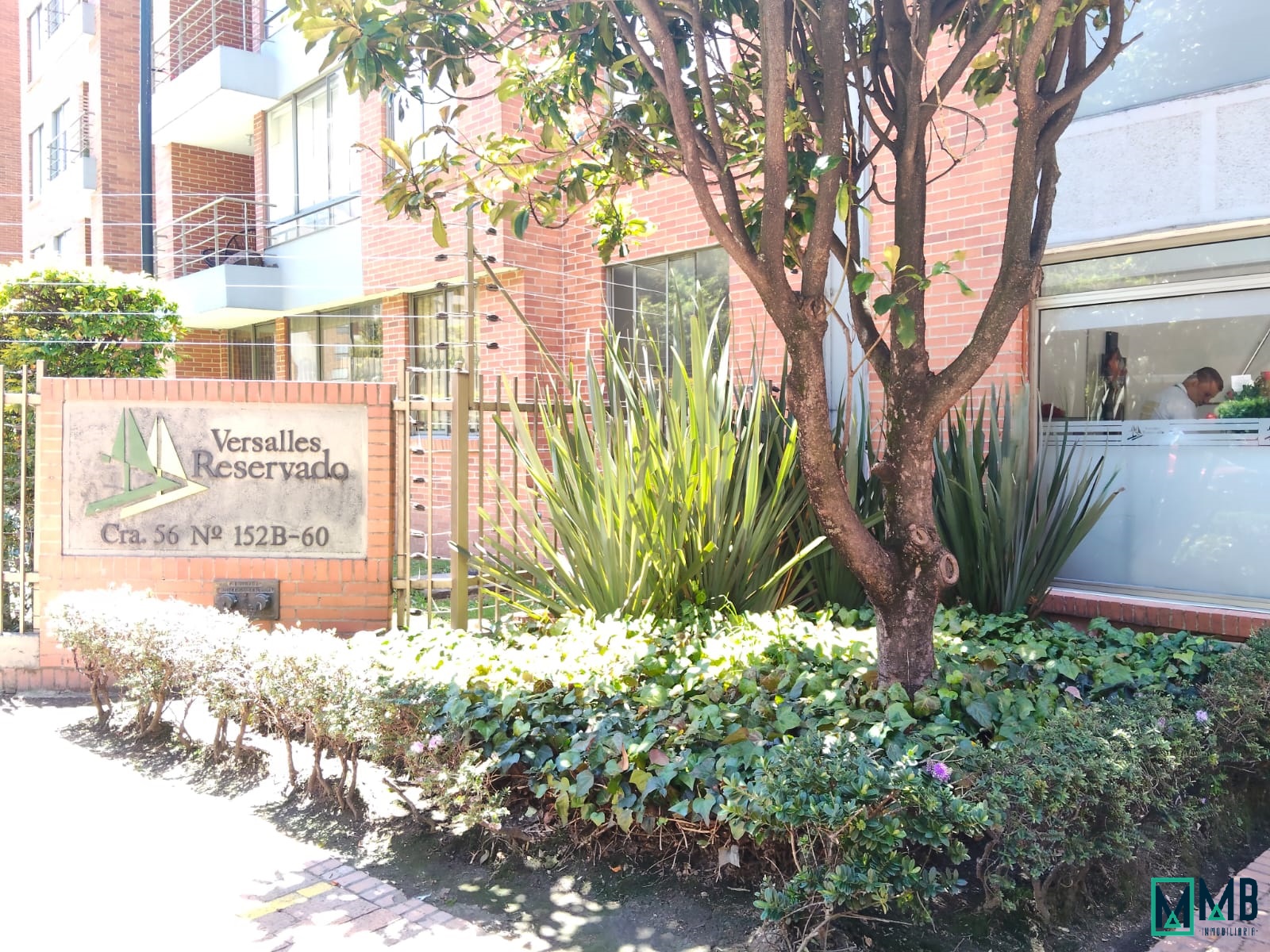 SE VENDE ESPECTACULAR APARTAMENTO CLUB RESIDENCIAL VERSALLES RESERVADO - MAZUREN - BOGOTA, D.C. - Imagen 2
