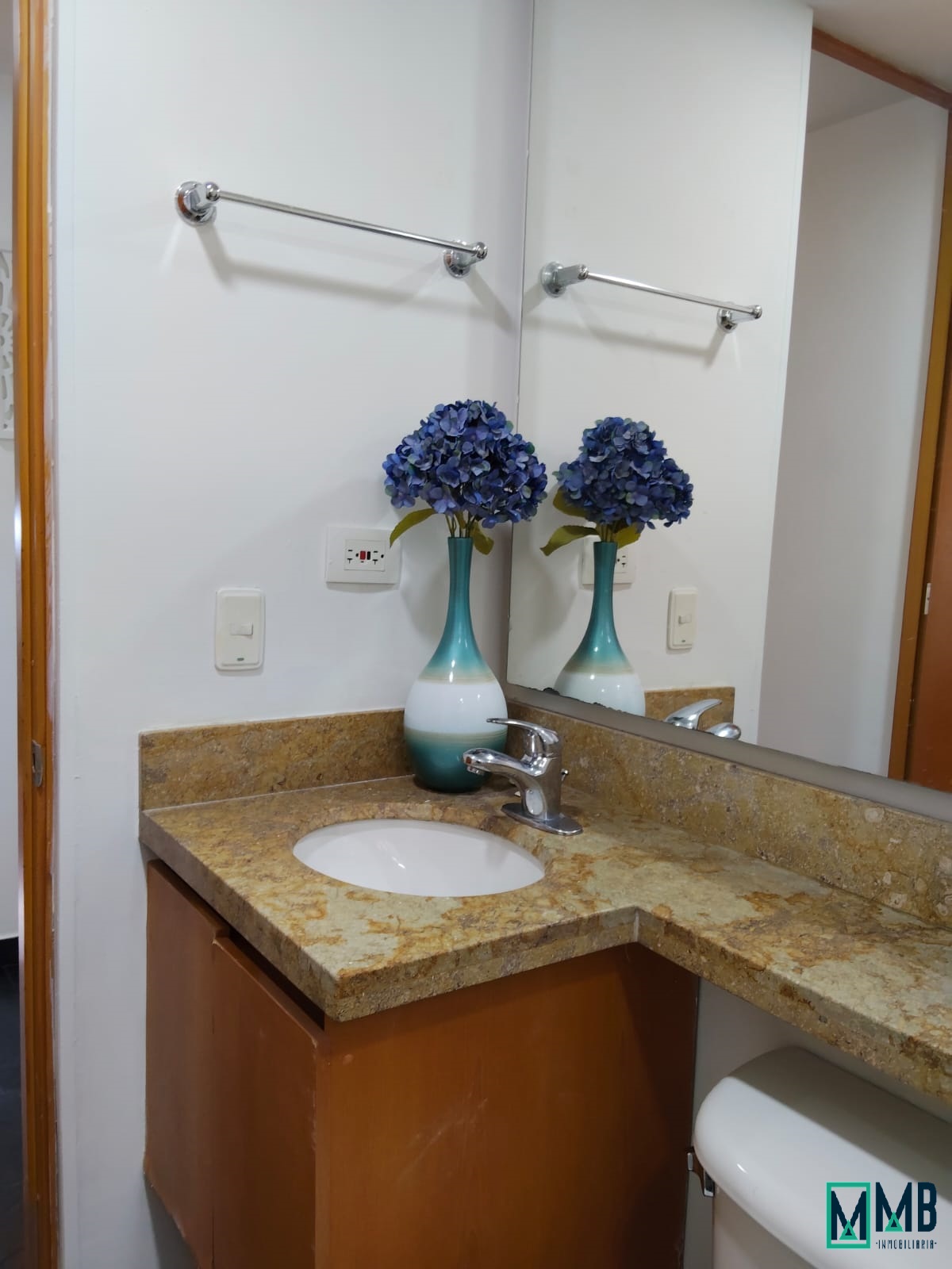 SE ARRIENDA APARTAMENTO AMOBLADO EDIF. PANORAMA CENTRO INTERNACIONAL - Imagen 31