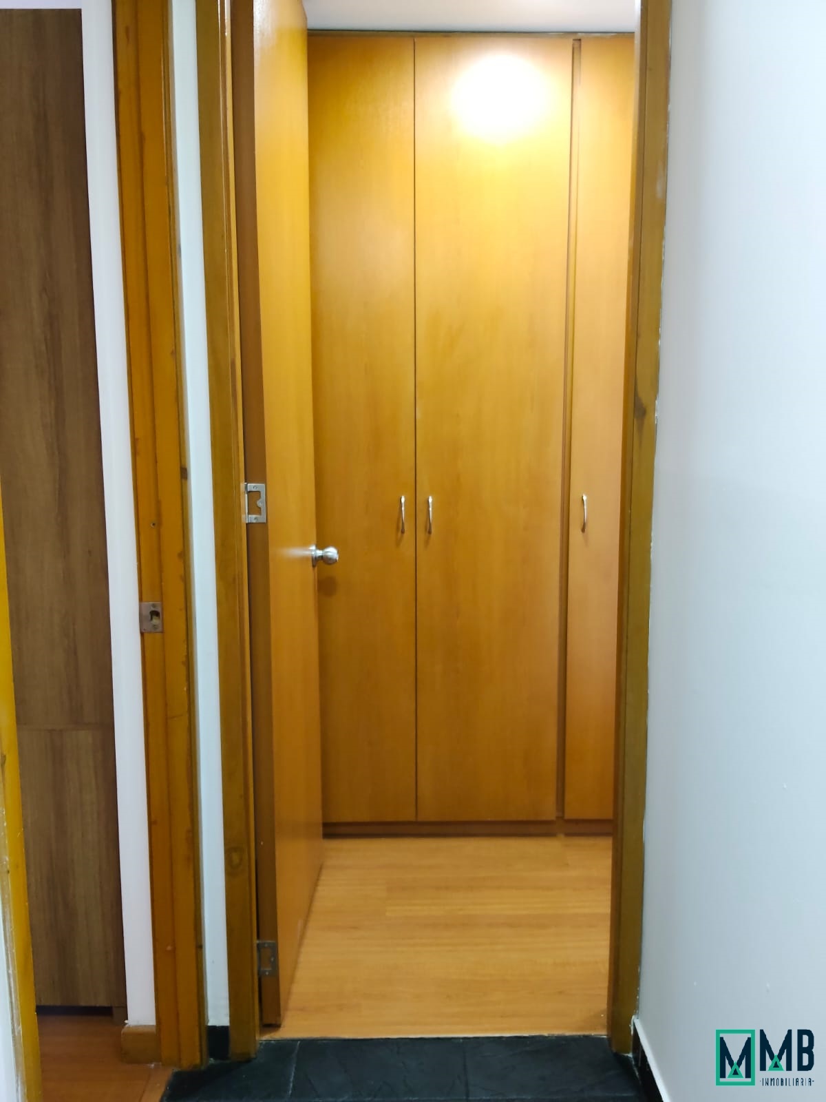 SE ARRIENDA APARTAMENTO AMOBLADO EDIF. PANORAMA CENTRO INTERNACIONAL - Imagen 34